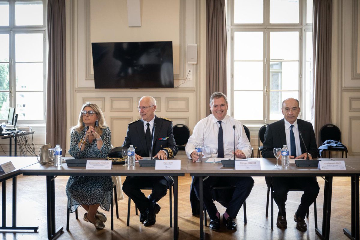 PhilippeTabarot's tweet image. J’ai tenu à être présent à Meaux pour assister avec le préfet de Seine-et-Marne au premier comité de suivi des travaux du barrage sur la Marne, qui s’est tenu en présence du maire Jean-François Copé, de ses équipes et de celles de Voies Navigables de France.
Réhabiliter cet…