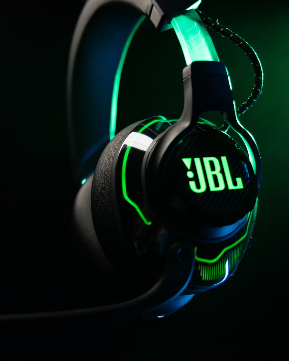 JBLQuantum's tweet image. For when you want to show what sound superiority really means 🎧
#JBLQuantum910x