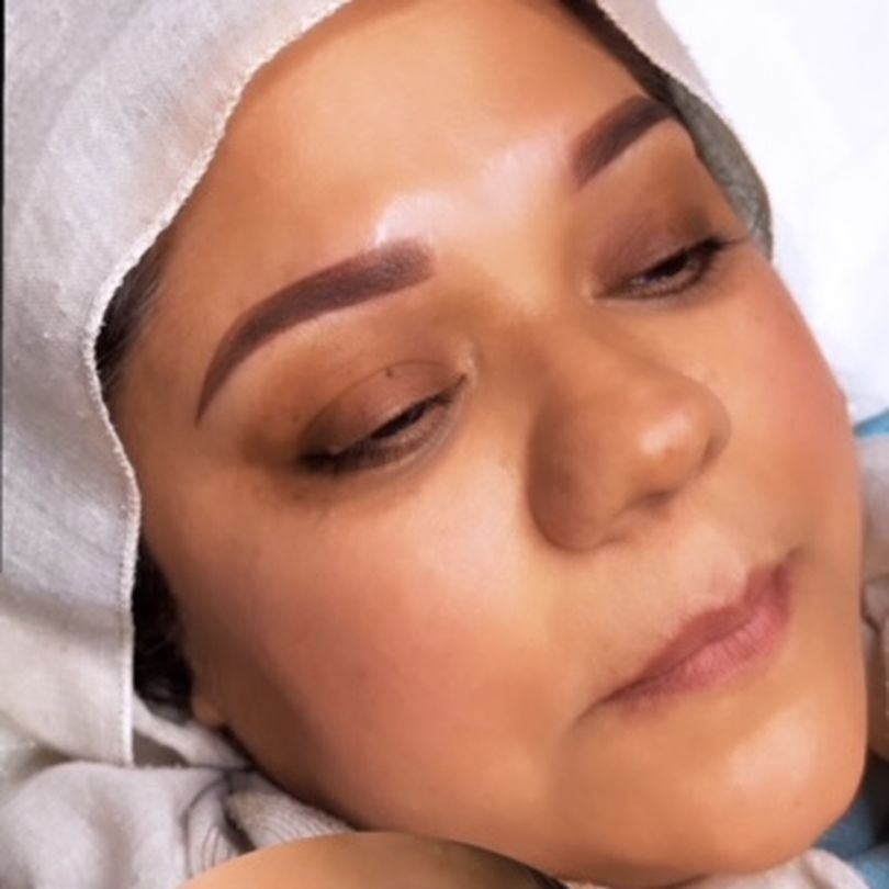 farbrows2022's tweet image. Never worry about smudged or uneven eyebrows again. Our permanent eyebrows are designed to last while looking completely natural. Call today to book your brow transformation!
#PermanentEyebrows
ashburnpermanentmakeup.com/permanent-make…