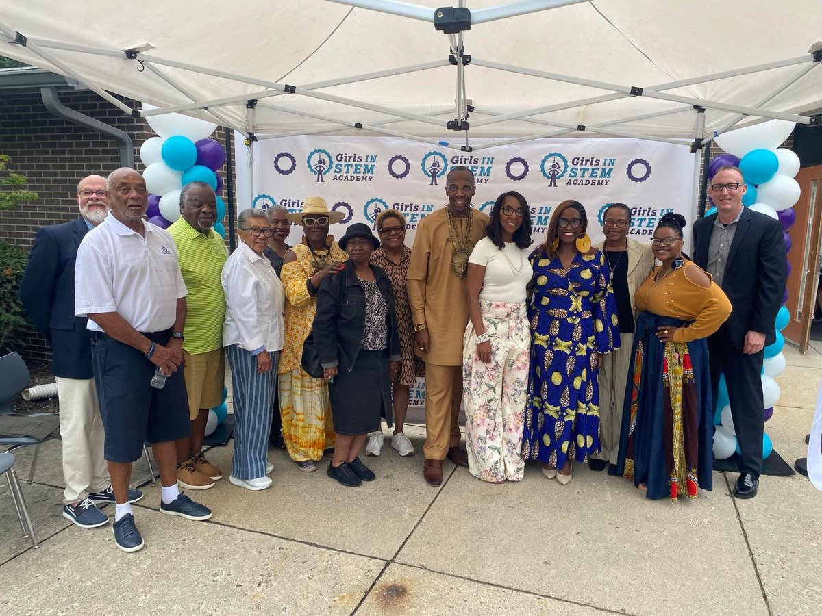 TheMindTrust's tweet image. 🎉 🏫 Congratulations, Girls IN STEM Academy, on your new home! We are thrilled to see you settled into your permanent location, and are excited see how this space helps you grow your impact on Indianapolis' students and our community.