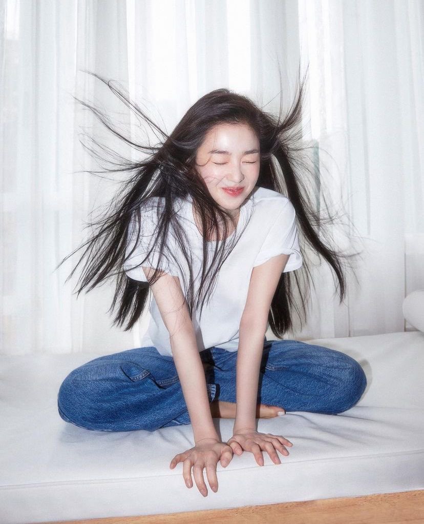 stay close to people who feel like sunshine.