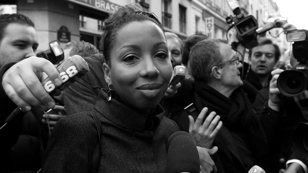 parisreview's tweet image. “I generally enjoy chores like cleaning, cooking, shopping for groceries, because, while my hands are occupied, I can also entertain vague thoughts about my characters.” —Marie NDiaye
buff.ly/EEkOfkt