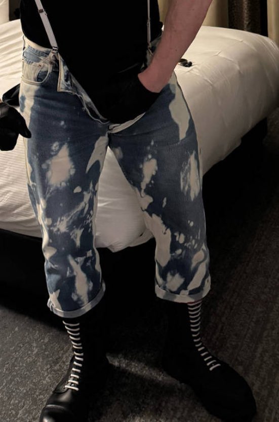 Tribute Tuesday Pigs   Head to my throne.