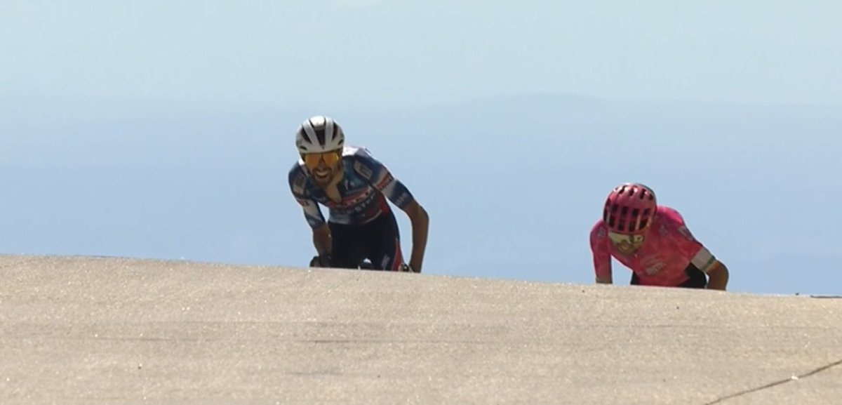 Cycling_Kingdom's tweet photo. Pic of the day!
🥇 Valentin Paret-Peintre 🏆
@Valent1_Paret @soudalquickstep
@_BHealyyy
🏁 #MontVentoux
📏 171,5 km
⏰ 12:10 CEST > 16:57 CEST
⛰ 1xHC
💚 km 112,4
#TDF2025 https://t.co/KsCdWYOkIU