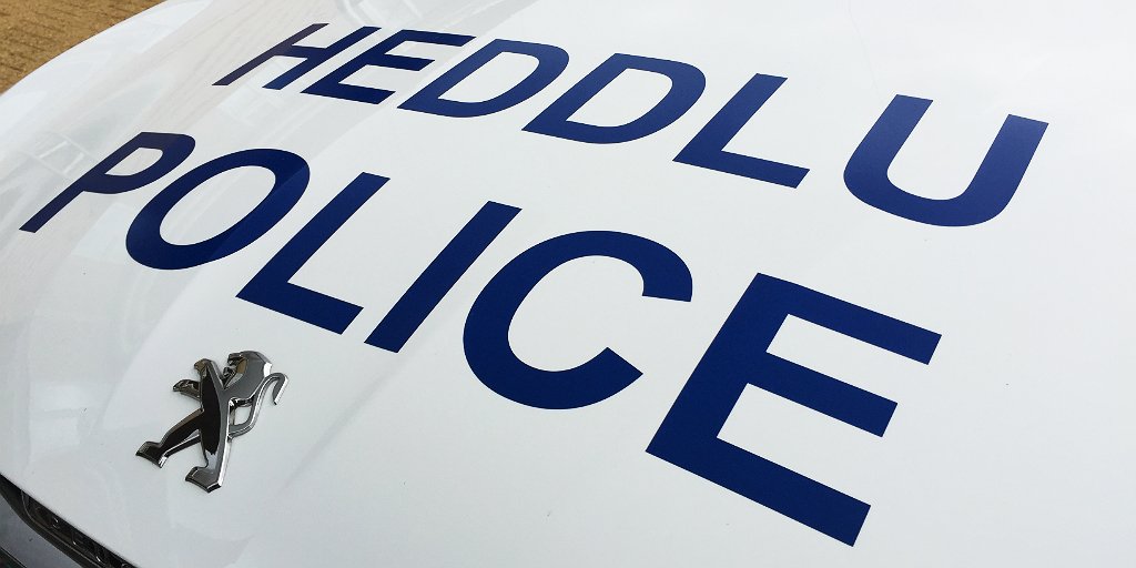 LBCNewsWales's tweet image. A 29-year-old man has been arrested on suspicion of drug driving, after a crash on the A40 in Carmarthenshire this morning left two people in hospital.