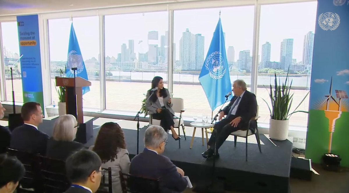 franceonu's tweet image. Plein appui à l'engagement du SGNU @antonioguterres en faveur de l'action climatique et son appel à une transition juste pour sortir des énergies fossiles et accélérer les énergies renouvelables.
La COP30 à Belém et le sommet du G7 à Evian contribueront à porter cette ambition.