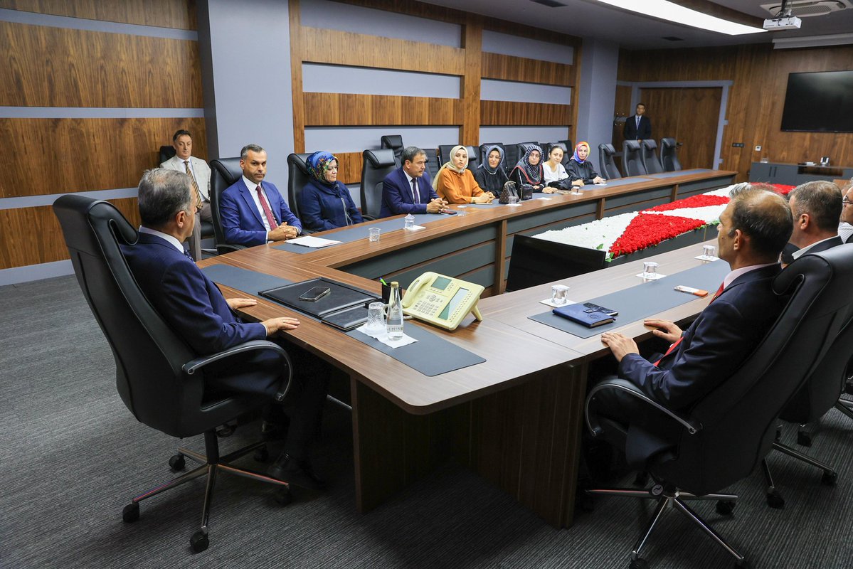 🎯 Bingöl KYK Yurt Hizmetlerinde Türkiye 2.’si,

Gençlik ve Spor Bakanlığımızın 2024-2025 Eğitim Öğretim Dönemi İl Müdürlükleri Yurt Hizmetlerinde;
Bingöl Gençlik ve Spor İl Müdürlüğü'ne bağlı Yurt Hizmetleri Müdürlüğümüz,
📍 Türkiye 2.’si oldu.

📚 Eğitimden
🎭 Sosyal ve
