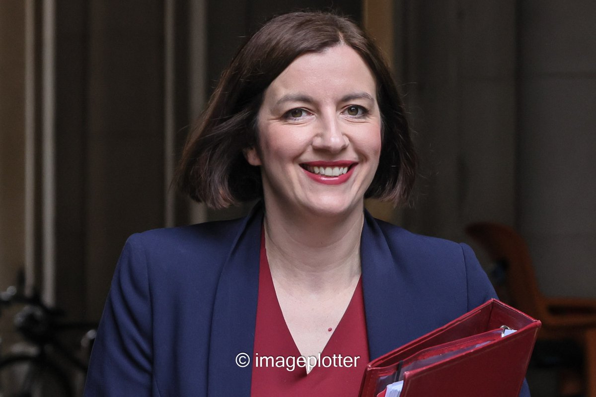 imageplotter's tweet image. A few shots from the last cabinet at #DowningStreet before recess. The ladies first - Liz Kendall, Bridget Phillipson, Yvette Cooper, Lisa Nandy. Thanks for the friendly smiles, appreciated. Pic sets at the agencies.