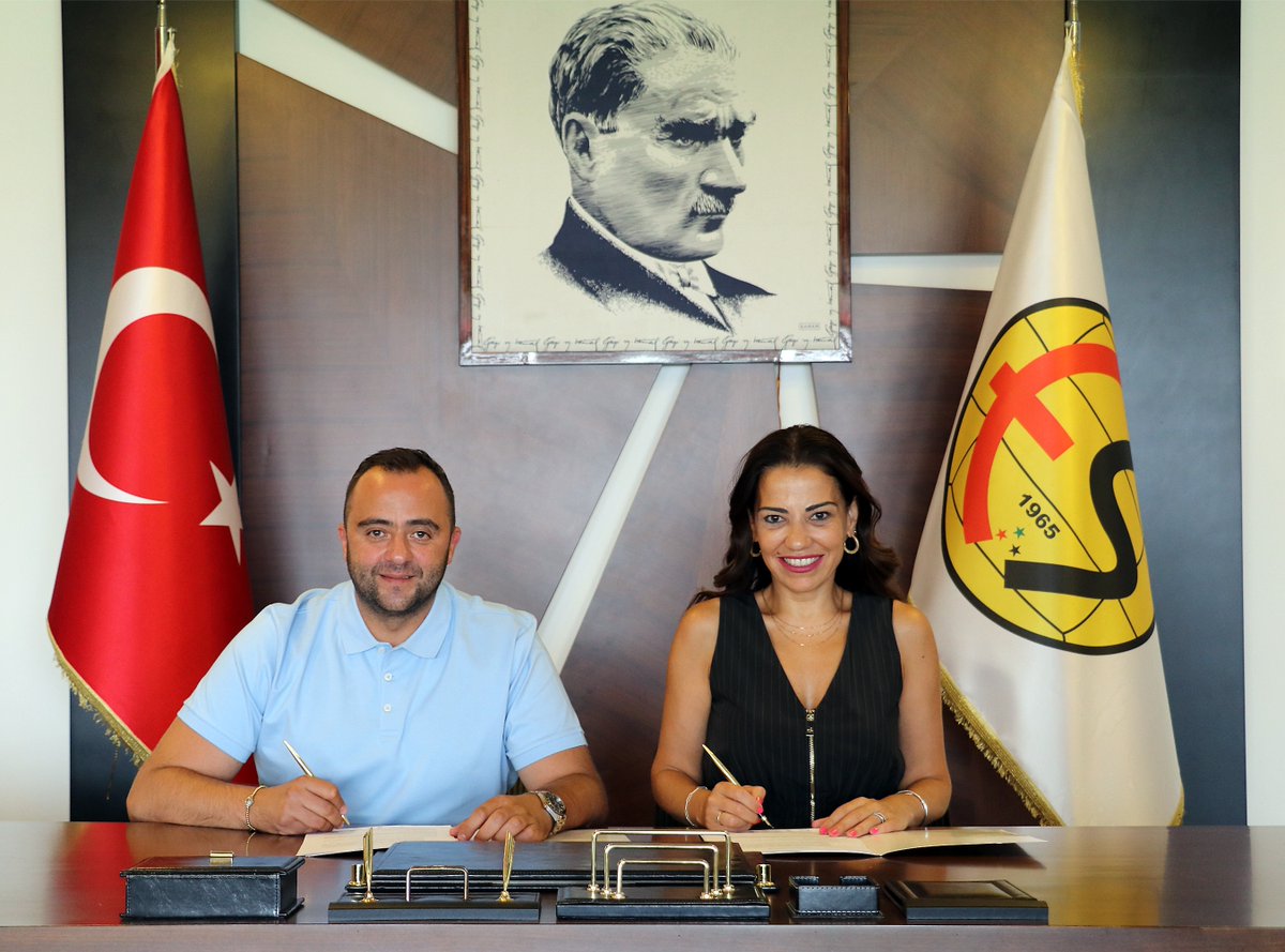 Forma Sırt Sponsorumuz TurkNet oldu.

Kulübümüz, Türkiye’nin en hızlı büyüyen yeni nesil telekom operatörü TurkNet ile sponsorluk anlaşması imzaladı. ✍️ @turknet

Forma sırt sponsorluğunu kapsayan anlaşma Kulüp Başkanımız Ulaş Entok ve TurkNet Genel Müdür Yardımcısı Gül Sağır