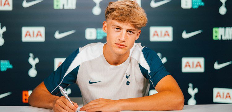 leedsutdacademy's tweet image. 🤝 #LUFCU16s attacker Oliver Boast has joined @Spurs_Academy for an undisclosed fee
All the best for the future, Ollie!
#LUFCYouth | #LUFC