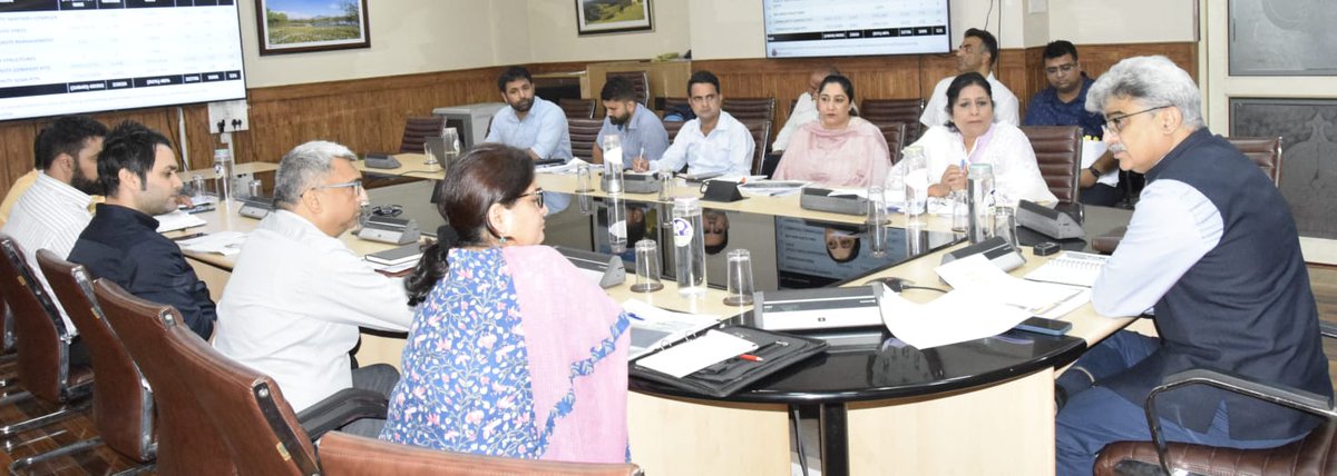 NewspointjK's tweet image. Carry independent #verification of rural waste management infrastructure: Chief Secretary, Atal Dulloo

Reviews the implementation of SBM &amp;amp; DDU-GKY schemes in J&amp;amp;K

@diprjk