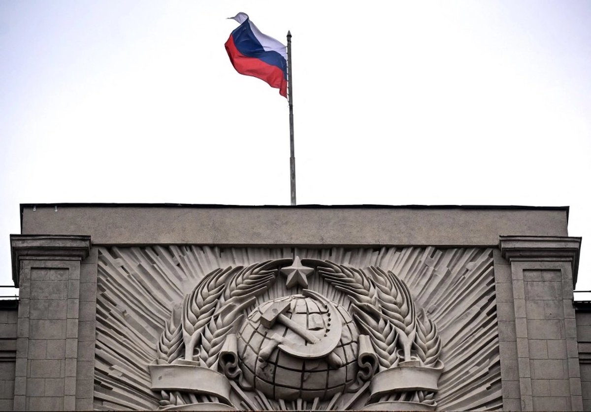 KyivPost's tweet image. Russia has tightened its grip on the internet, passing a new law that fines citizens for searching or accessing so-called “extremist” materials online — even if they use a VPN to do it.
kyivpost.com/post/56772