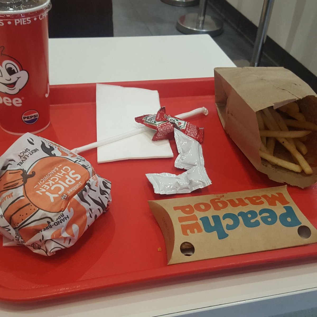 realmattforney's tweet image. I have returned to the scene of the crime.
American Jollibee employs FOB Filipinos exclusively. The fountain drink machine was out of ice and the Pepsi was warm. The soundtrack is exclusively sappy 80s love songs. 10/10 on replicating the authentic Filipino experience.