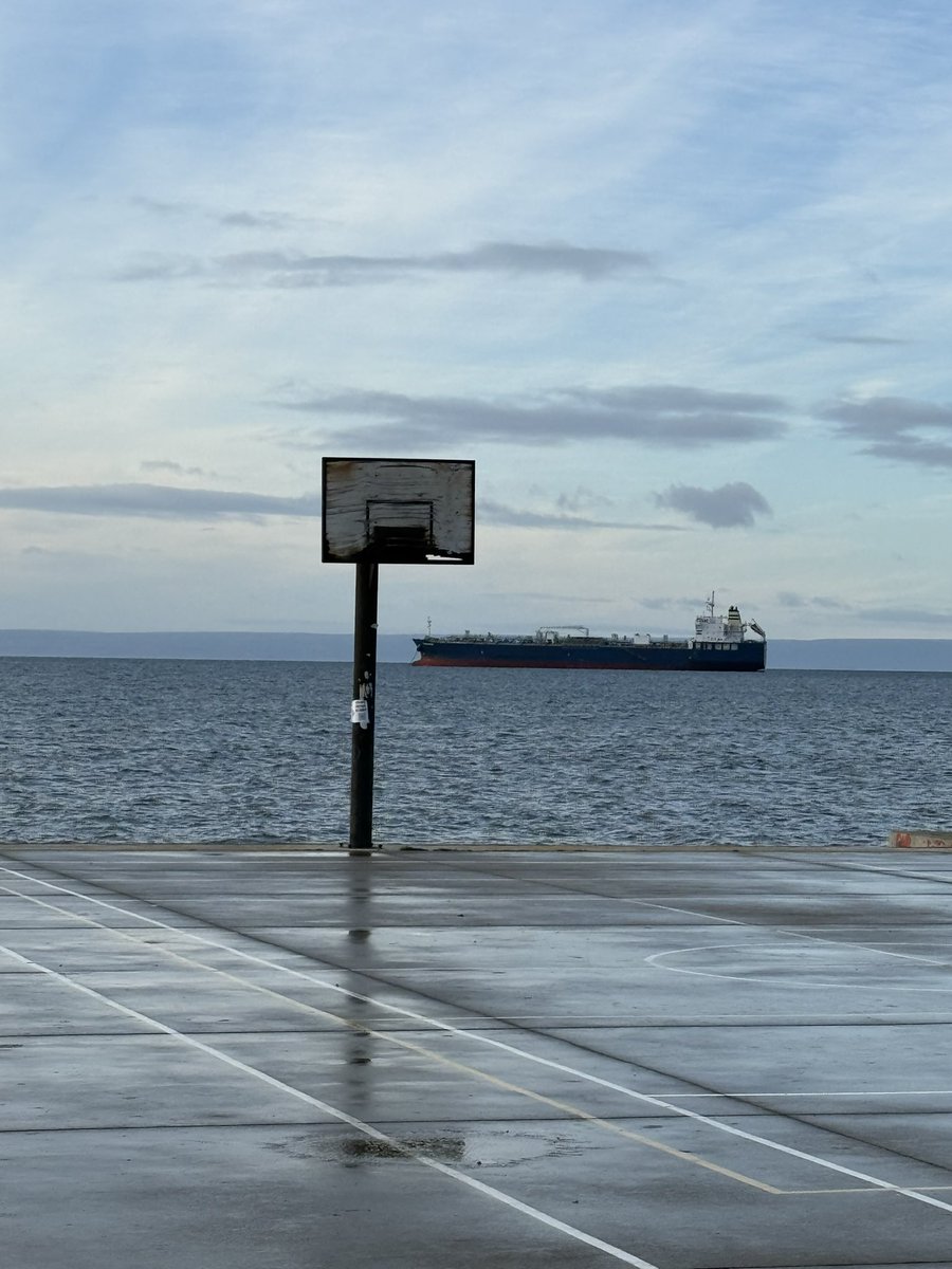 CoachRas's tweet image. Hoop of the day.
Punta Arenas, Chile
@Hoopoftheday