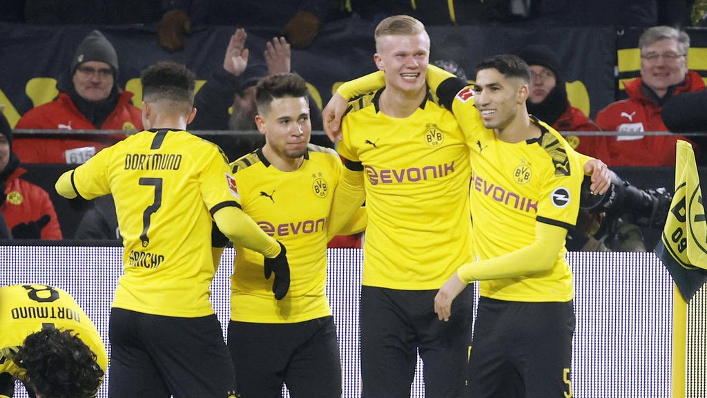 bvb96fan's tweet image. Als der BVB noch richtig seriös war.. 

Jetzt hat man einen Kader, wo einige nur noch Durchschnitt sind. 

Dazu sind die Verantwortlichen einfach unfähig (gute) Transfers zu tätigen. 

Aktuell kein Hype auf die neue Saison. 👎🏽

Ihr seid Borussia Dortmund nicht würdig.