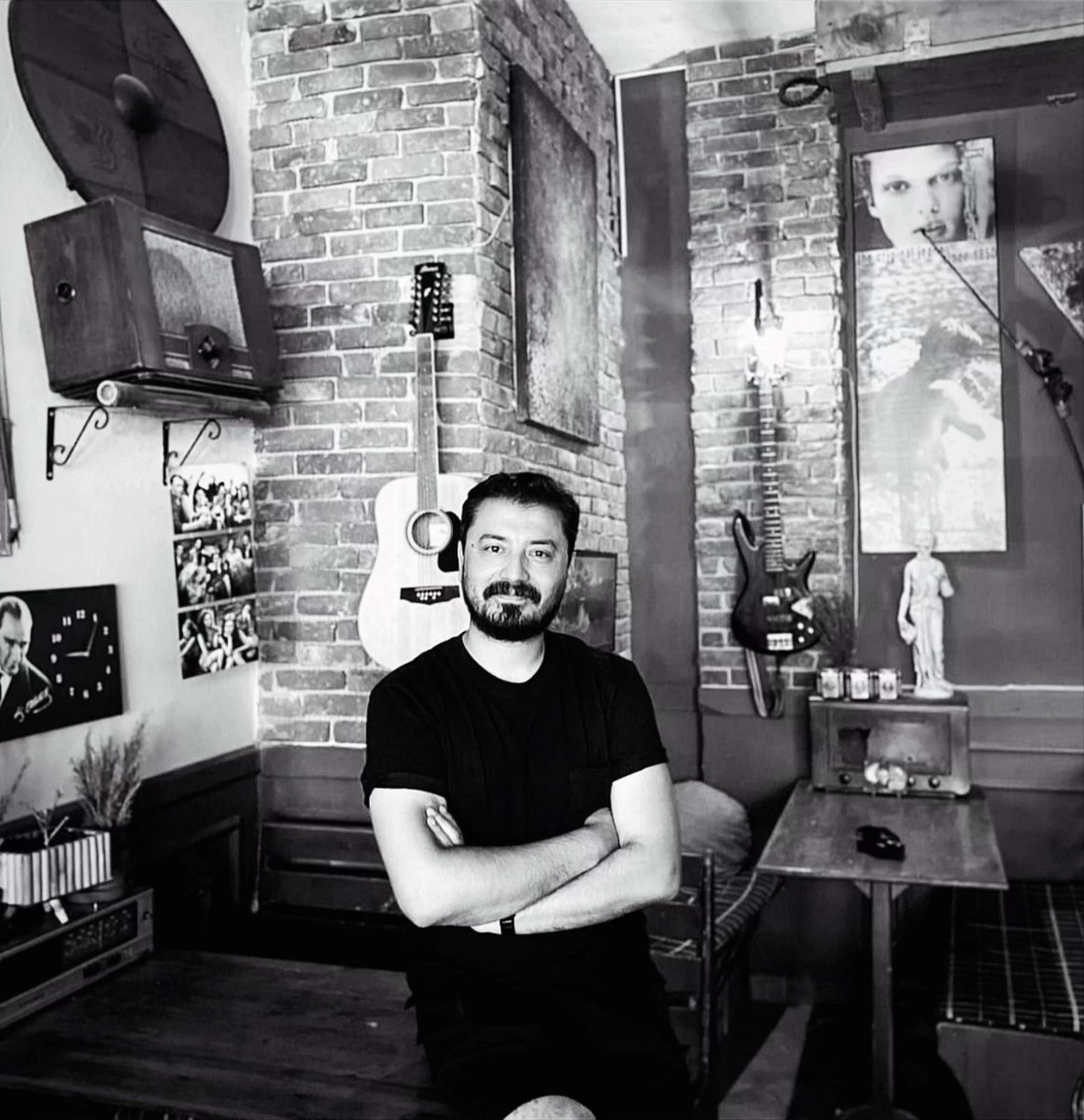 bakın benim parolam sevgidir ama ben enstrümanı da yerine göre bir enstrüman olarak kullanırım

hangisini severseniz onu favlayın

ehehehehe makarayım yaa