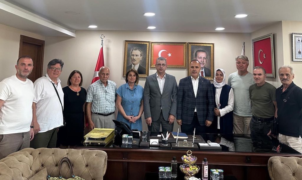 📌 Rumeli Platformu Başkanı Sayın Av.Akın AKMANOĞLU ve kıymetli yönetimini ilçe başkanlığımızda ağırladık.
Ortak değerlerimiz ve hemşehrilik hukukuyla, ilçemize ve milletimize hizmet yolunda istişare dolu, verimli bir buluşma gerçekleşti.