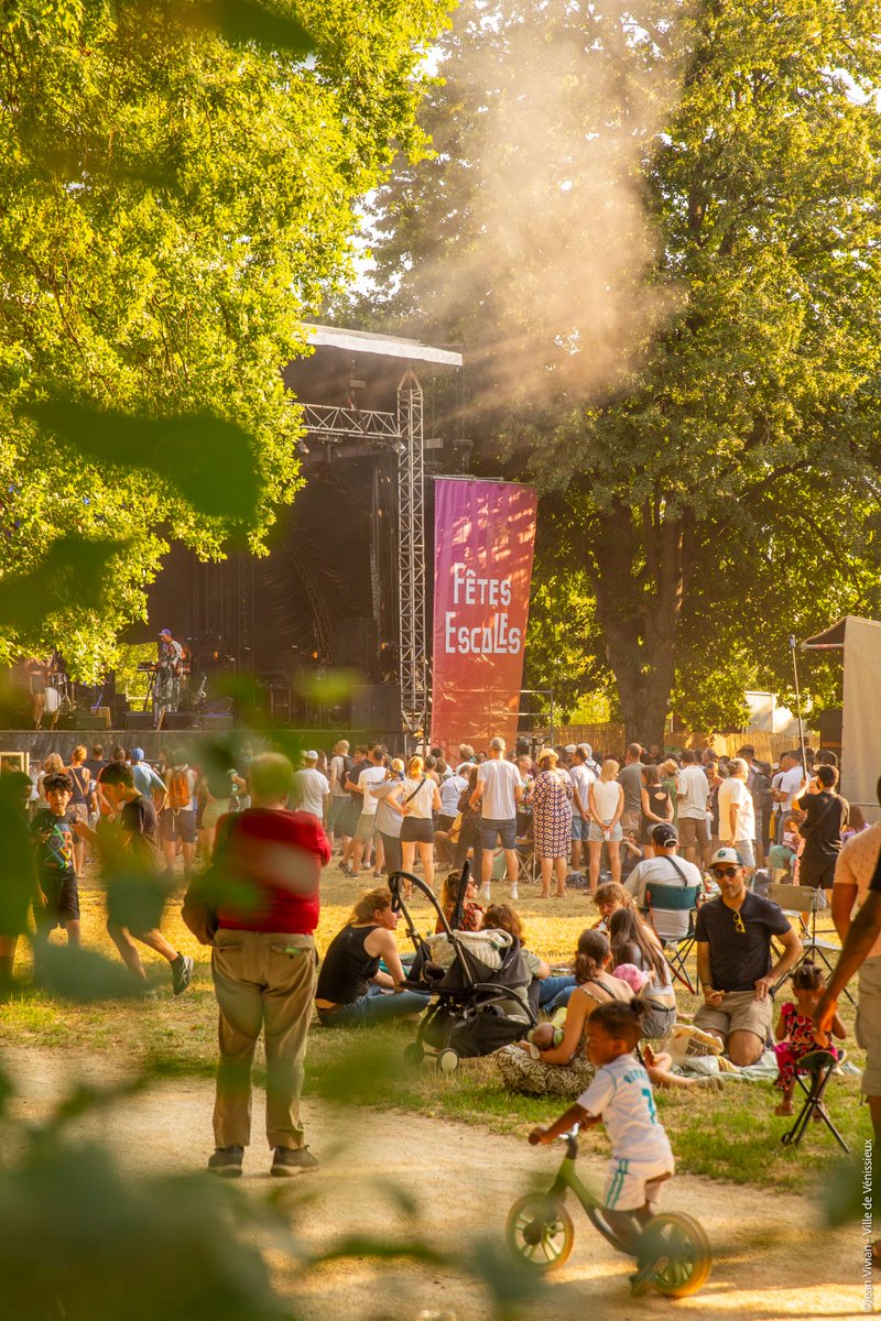 🎊 27ème édition Festival Fêtes Escales !
Du 12 au 14 juillet le parc Louis Dupic entier a vibré au rythme des Fêtes Escales ! 
Un grand merci aux artistes, aux prestataires et surtout à toutes et tous d'être venus si nombreux.
💚 À l'année prochaine !
ow.ly/GJUo50Wtfz8