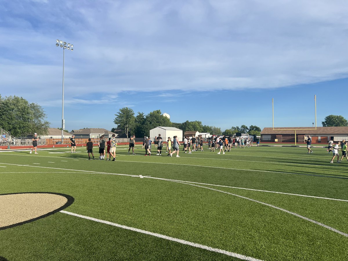 JonesgGreg's tweet image. Had a BLAST last night at youth camp. Let’s do it again tonight!
#future
@RayPecFB