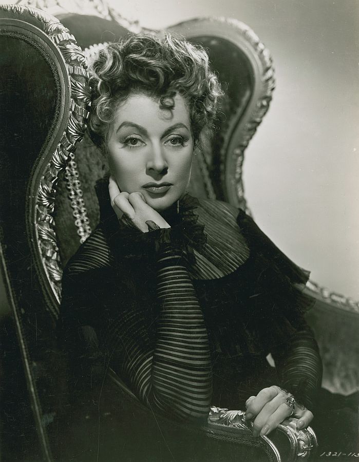 HollywoodYeste1's tweet image. Greer Garson, Mrs. Parkington (1944, directed by Tay Garnett)