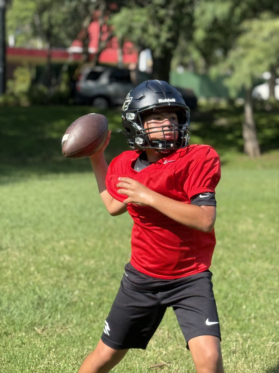 miles_flash's tweet image. Gotta grind every day! Thanks @qbslack12 and @NFA_Coach ! @lions_popwarner