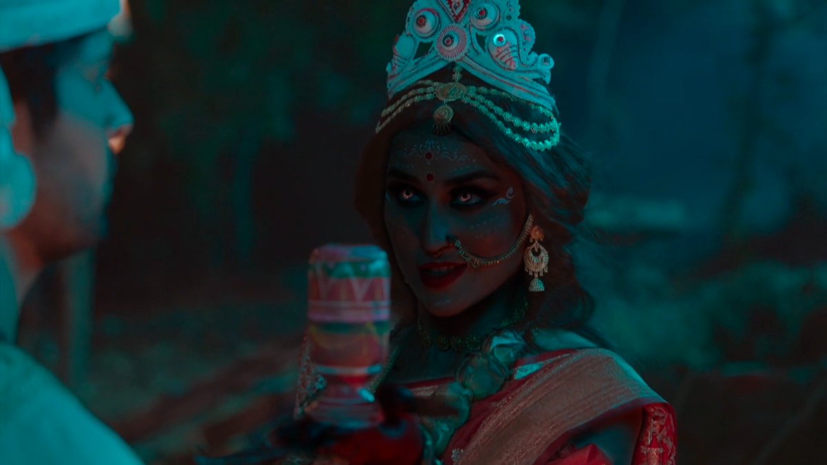 pather_pachali_'s tweet photo. Itna bakbak kon karta hai..jaldi jaldi sadi kar leti..kya Dakini banega re tu? Chatterbox ek no. Ki 🥱🫤

[#AamiDakini #HiteshBharadwaj 
#SheenDass #DaYaan #RudMa #HaSeen ] https://t.co/YVR9dMmDsi