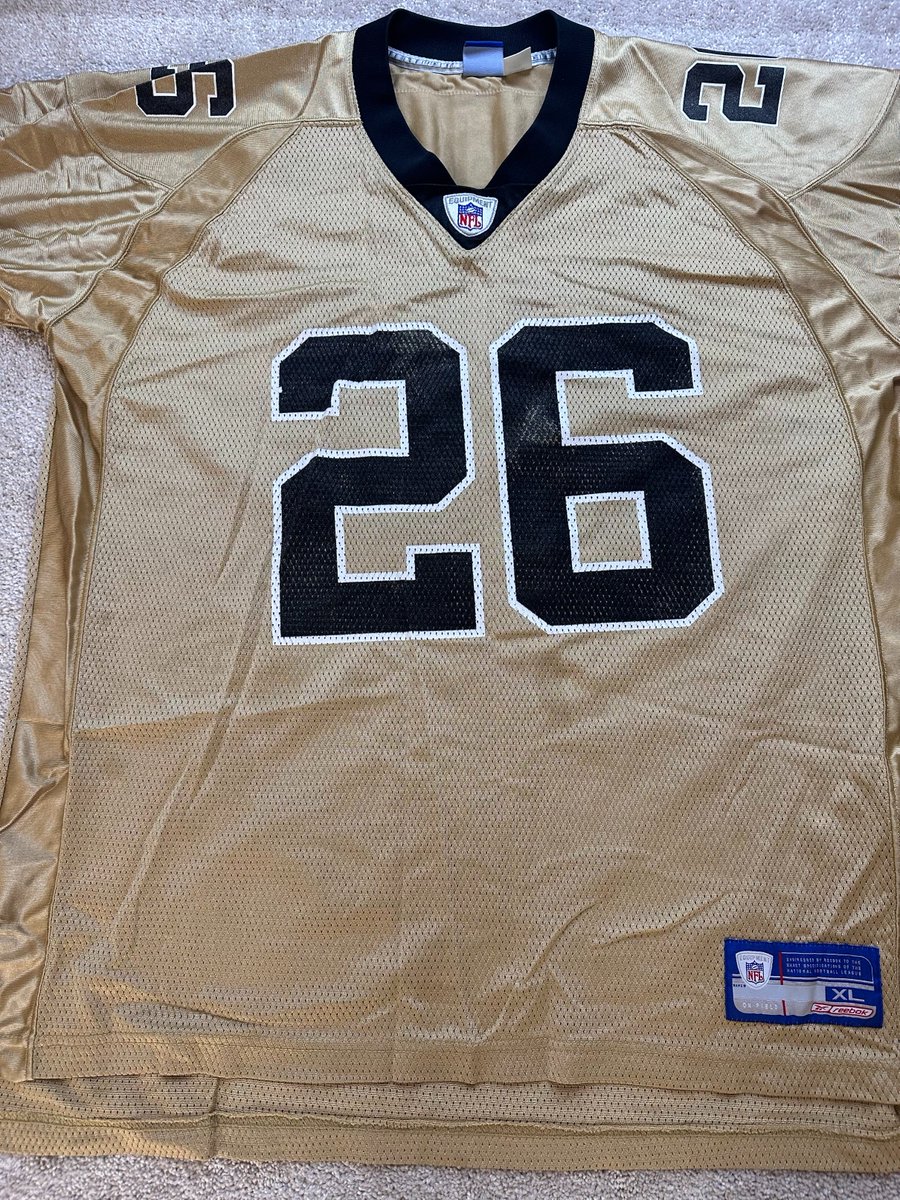 JonoBarnes's tweet image. Guess I can dust this out the closet @dmcallister26.
And yes people I know...the Reebok Saints gold > Nike Saints gold.