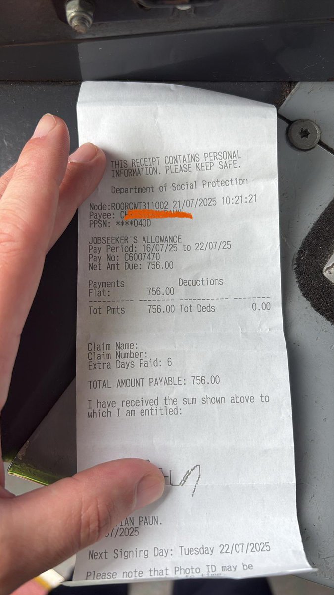 TheLiberal_ie's tweet image. A Dublin bus driver had a row with a Roma migrant, who was trying to use her child’s discounted leap card, when this fell out of her bag onto the ground 😳
€756 taxpayer money got paid to her that same day. WHY is she here? WHY is she being paid social welfare 🤬
Crd:…