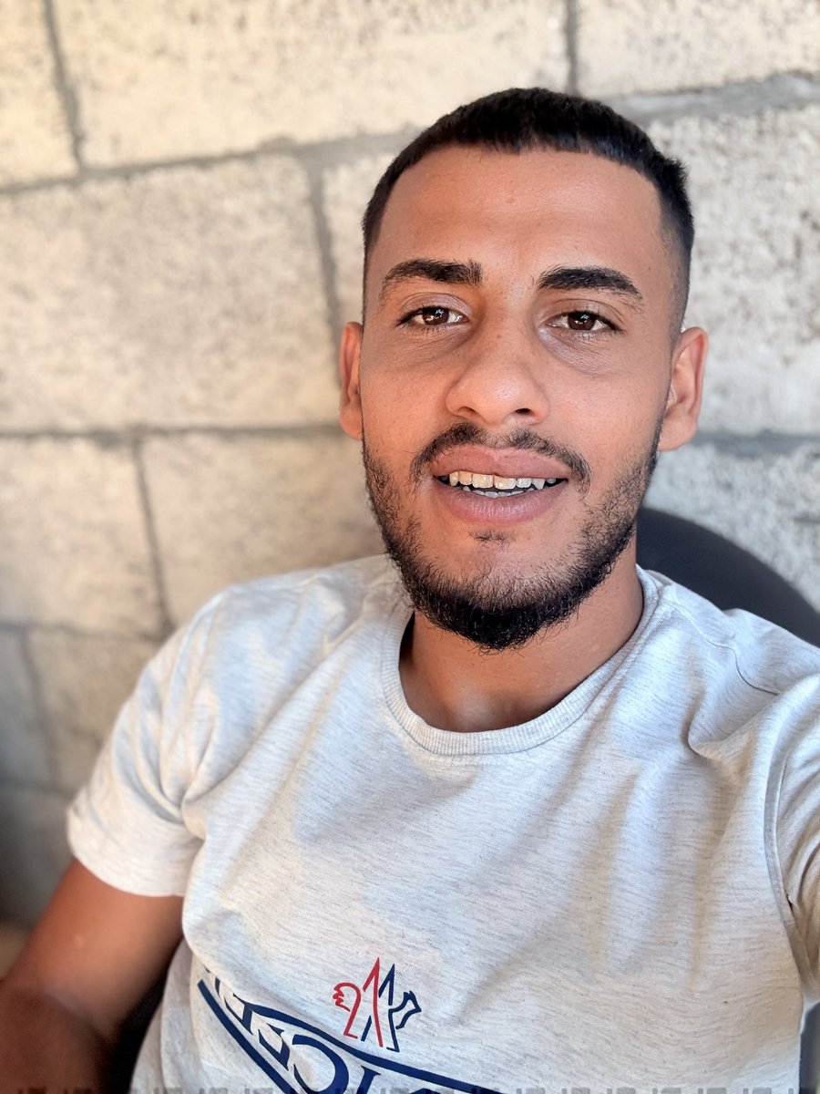 7MohammedKhaled's tweet image. If these are the last moments of my life, this is my last picture.😭💔
I hope you never forget my face or my voice, and that I will remain alive in your hearts forever.🙏😔