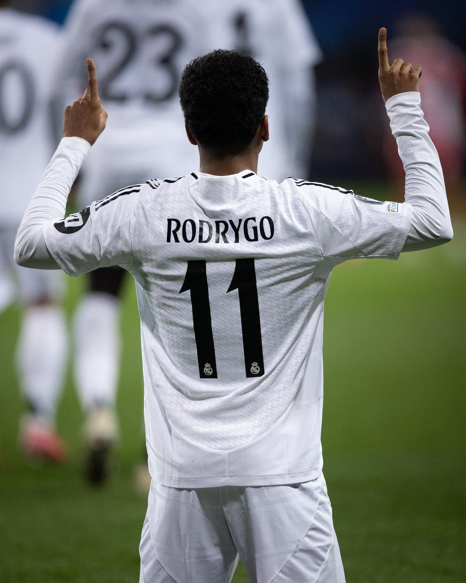 LFCTransferRoom's tweet image. 🚨 𝗜𝗡𝗙𝗢 - @Santi_J_FM: Liverpool are now in DIRECT talks with Rodrygo's camp — No talks between Real Madrid and #LFC yet, but Liverpool's interest is growing.