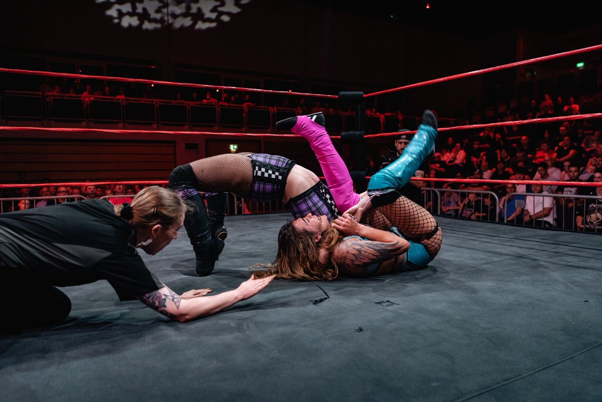 BritWresRev's tweet image. Since the BWR Women’s Title was introduced in 2019, only four women have been crowned Champion.
At VIVA LA REVOLUTION, the vacant Championship would find a new home with the winner of @lizzyevo97 vs @NatalieSykes_
Both women had flurries of offence but were unable to put the…