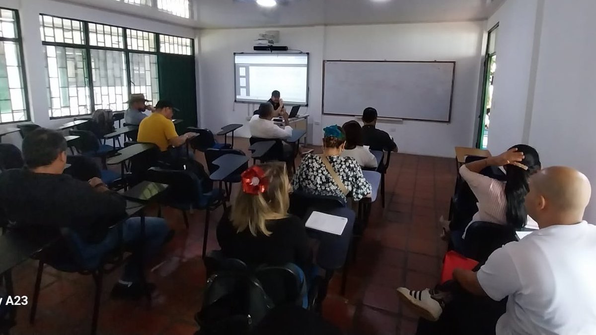 ESAP Oficial (@esapoficial) on Twitter photo 💪 ¡#Arauca demuestra que sí se puede!
Con el acompañamiento técnico de la Escuela de Alto Gobierno, la <a href="/GobArauca/">Gobernación Arauca</a> avanza con paso firme en la caracterización del procedimiento para formular, implementar, hacer seguimiento y evaluar las políticas públicas del departamento. 💪 ¡#Arauca demuestra que sí se puede!
Con el acompañamiento técnico de la Escuela de Alto Gobierno, la <a href="/GobArauca/">Gobernación Arauca</a> avanza con paso firme en la caracterización del procedimiento para formular, implementar, hacer seguimiento y evaluar las políticas públicas del departamento.