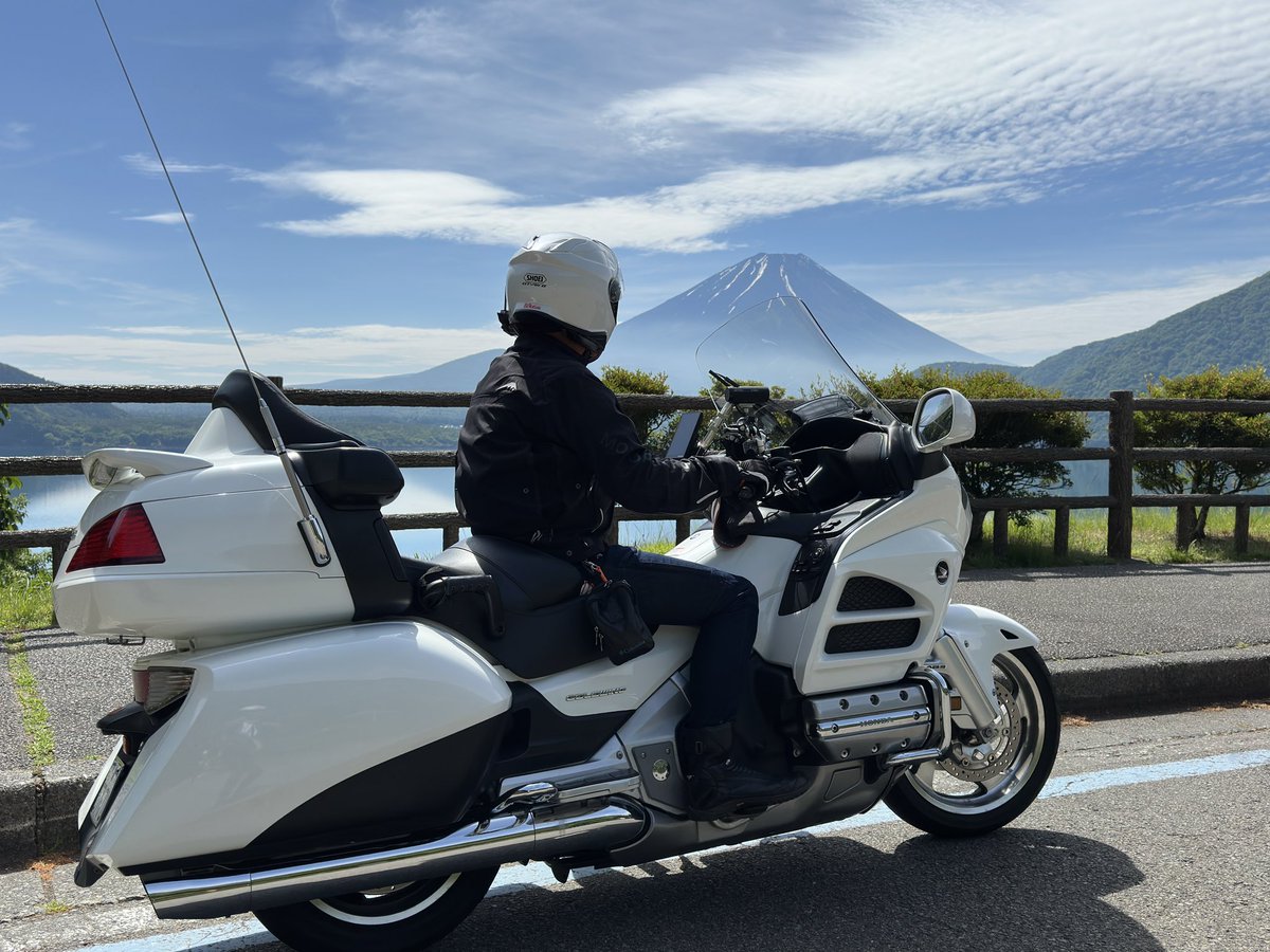Rider_GL5770's tweet photo. @BikeJIN_mag 本栖湖展望公園からの富士山 https://t.co/UzqUvMewHi