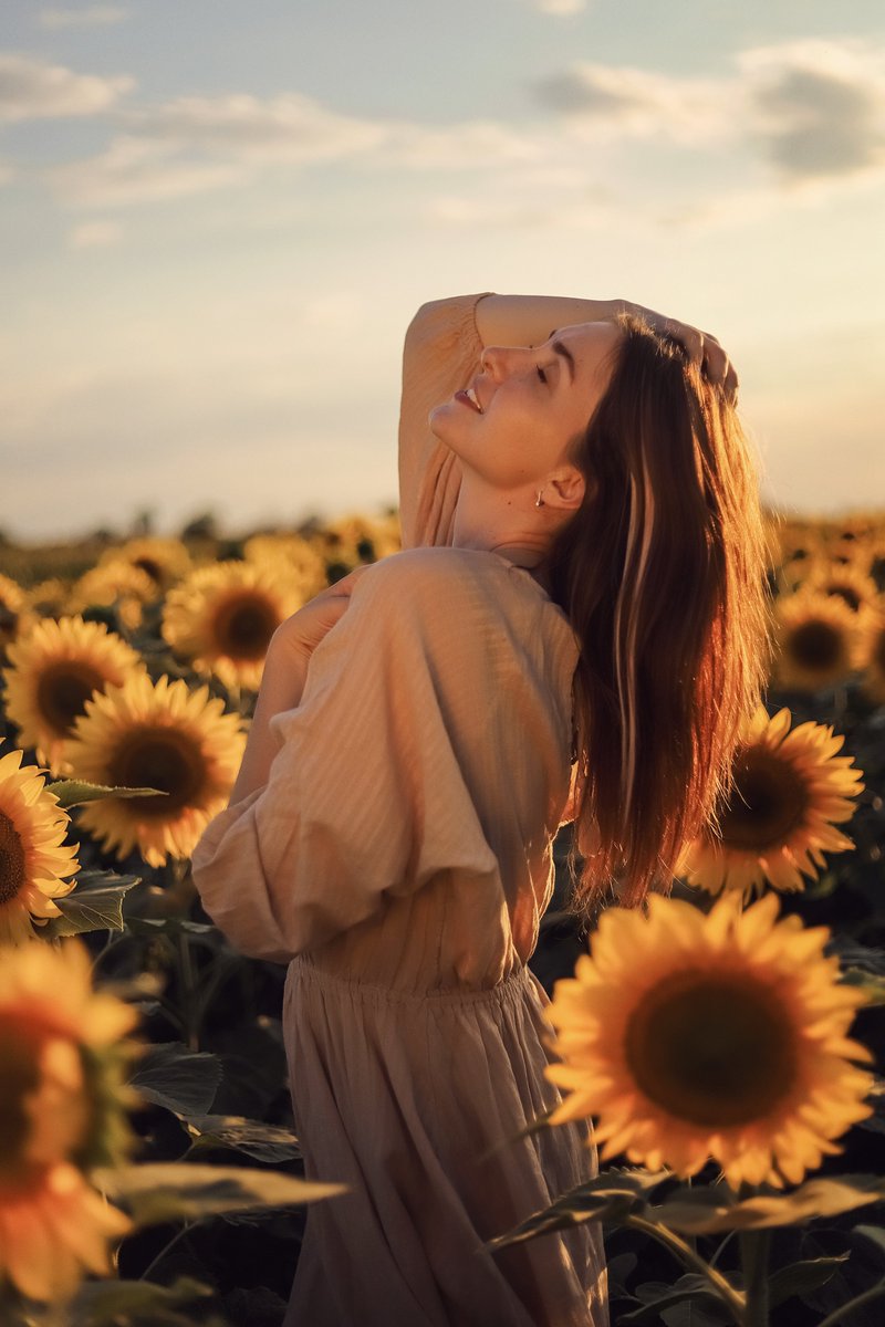 tani_sketch's tweet image. GE my sunshines! I just minted another photo and I would really appreciate it if you support this tweet. I wish everyone warmth! (And please smile now because I love you all☀️🥰💛)
☀️Sunshine☀️
5/5
10 XTZ
objkt.com/tokens/KT19JMA…