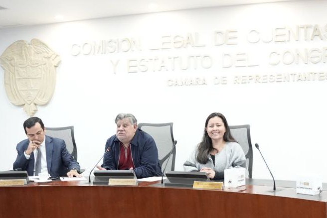 #ATENCIÓN 🚨 La comisión legal de cuentas ha elegido la mesa directiva para la legislatura 2025 - 2026 🏛.

Presidente: Diego Patiño Amariles. 
Vicepresidenta: <a href="/tamaraargote/">Támara Argote PactoHistorico</a>. 

Reviva todos los detalles aquí 👇🏼.
shorturl.at/Sh5dJ