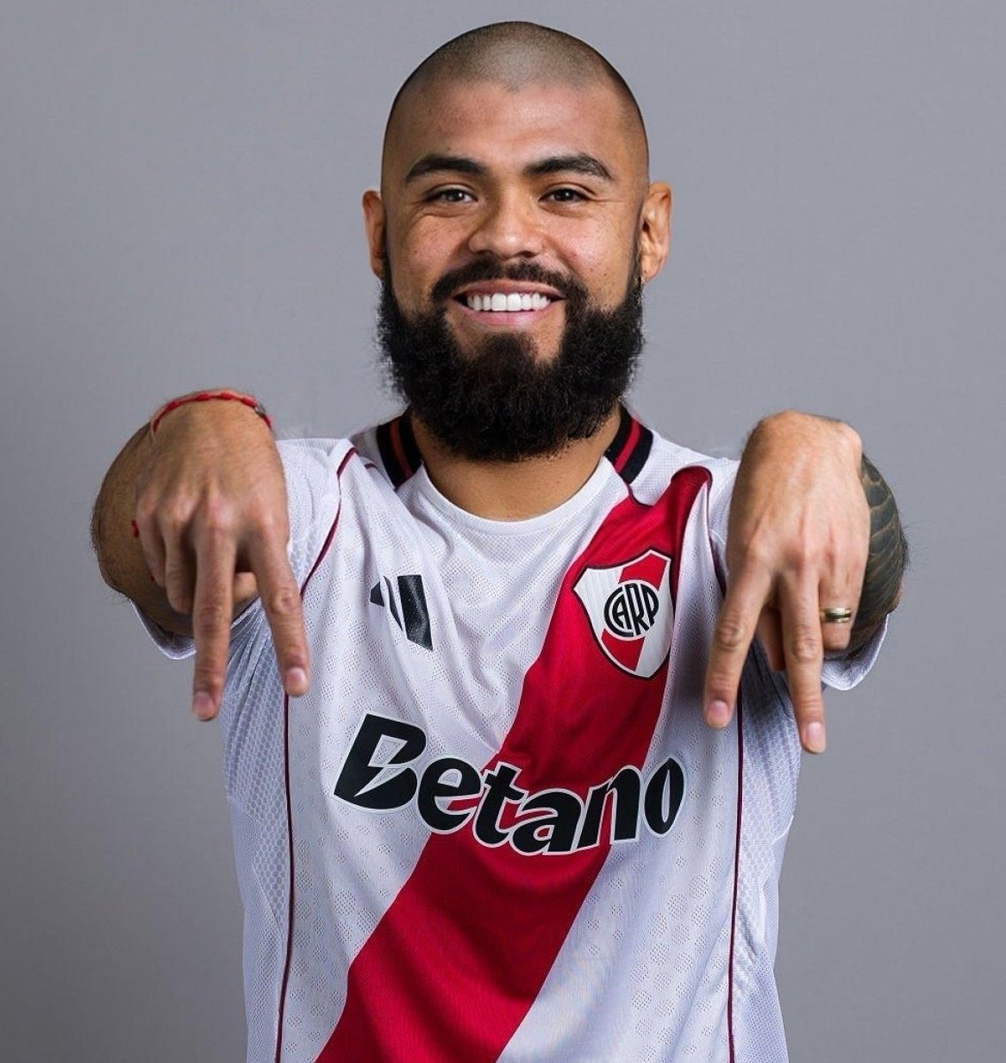 frabigol's tweet photo. Lo que hay que hacer con los centrales de River si queremos la Libertadores https://t.co/ajdxQgHMhX