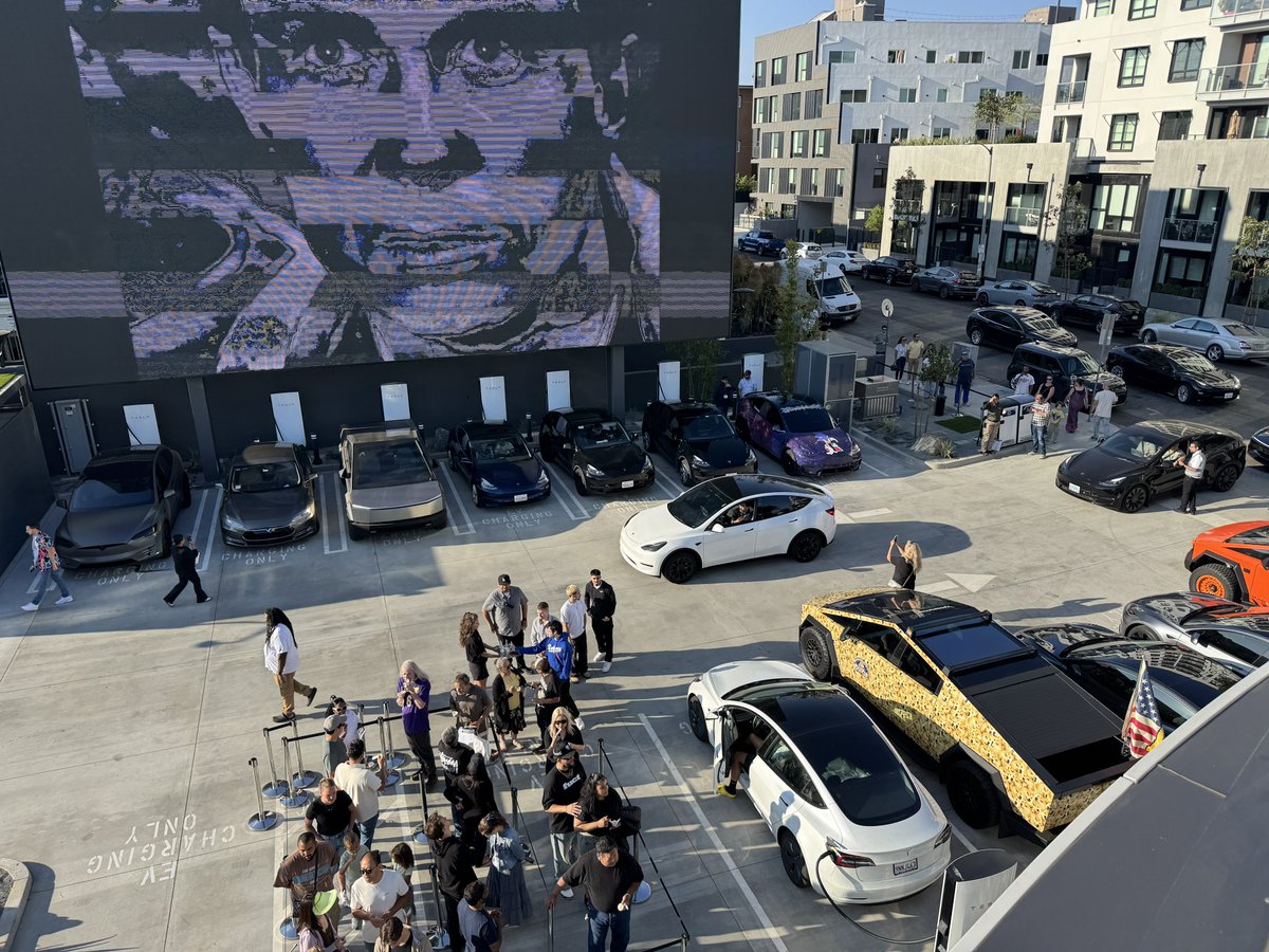 JEHazel75's tweet image. A view from the top of Tesla Diner.
@chattybird0306 @ResilientRye