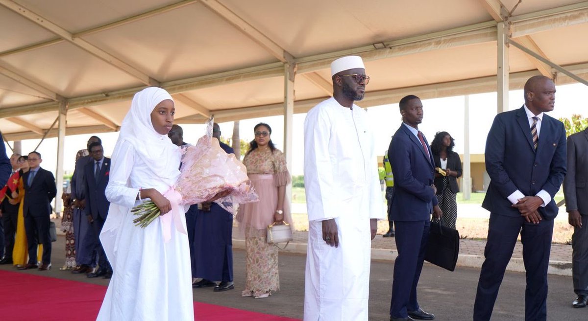 elmaalignjaay's tweet image. J’ai eu l’honneur, ce mardi 22 juillet, d’accueillir à l’aéroport international Blaise Diagne de Diass Son Excellence Trân Thanh Mân, Président de l’Assemblée nationale de la République socialiste du Vietnam, en visite officielle au Sénégal.
Au-delà de sa portée symbolique,…