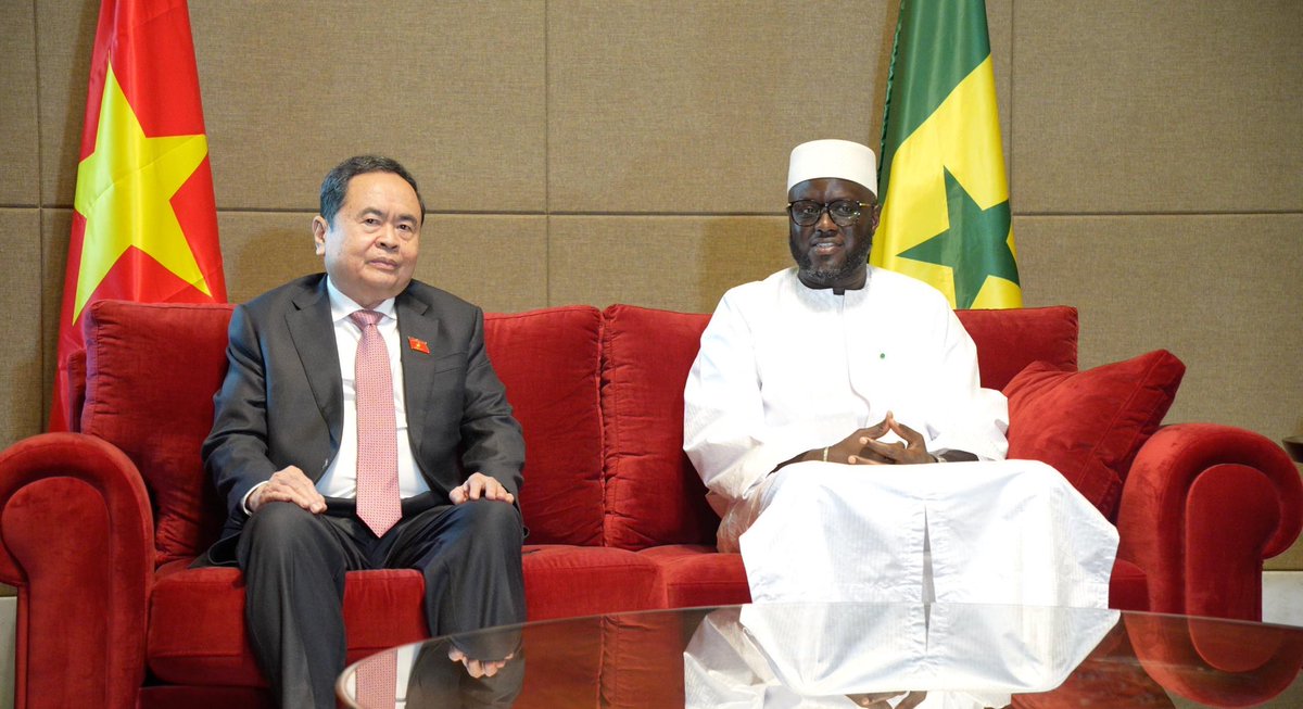elmaalignjaay's tweet image. J’ai eu l’honneur, ce mardi 22 juillet, d’accueillir à l’aéroport international Blaise Diagne de Diass Son Excellence Trân Thanh Mân, Président de l’Assemblée nationale de la République socialiste du Vietnam, en visite officielle au Sénégal.
Au-delà de sa portée symbolique,…