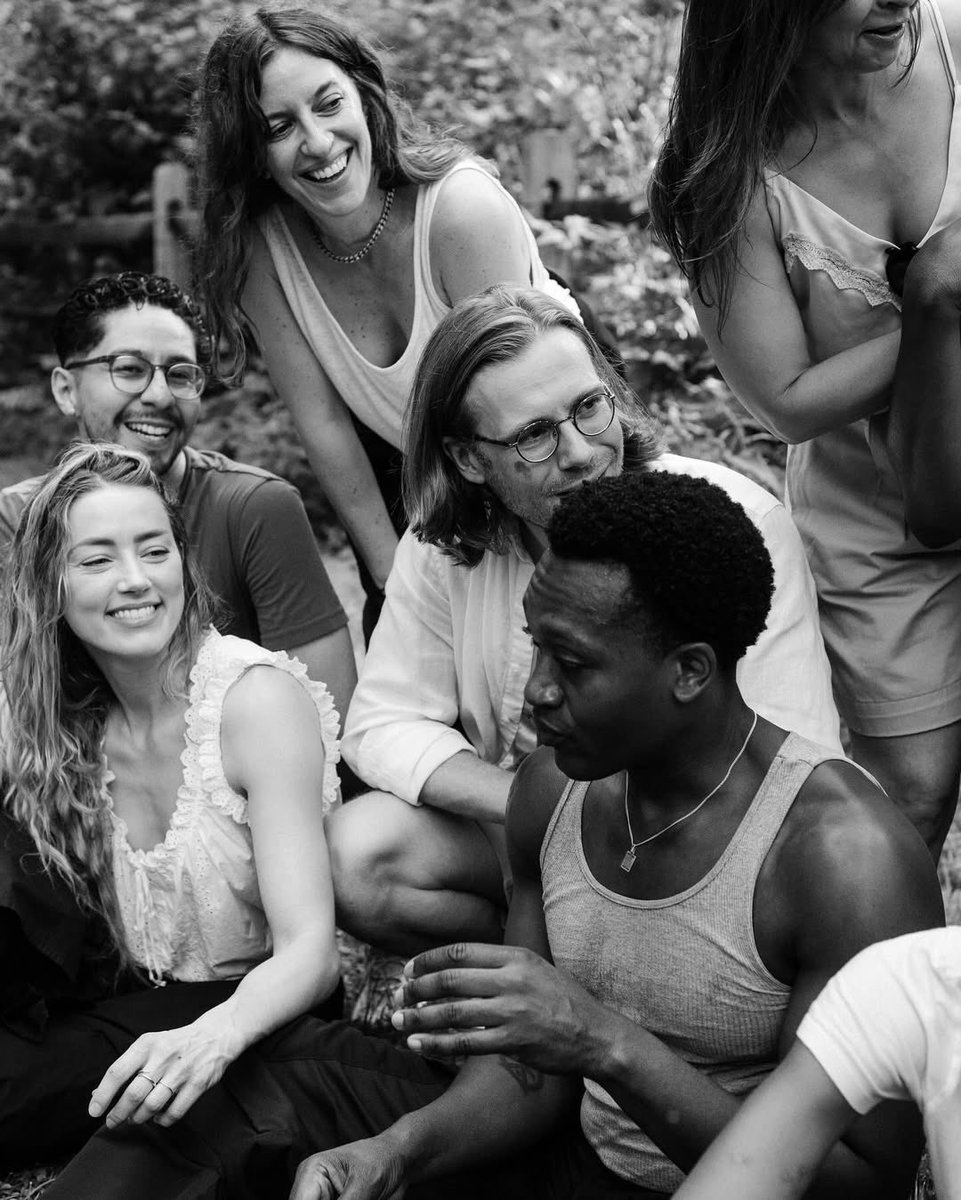 erikamafiXOXO's tweet image. Another photo of Amber heard with her cast mates from ‘Spirit of the people’ for VOGUE