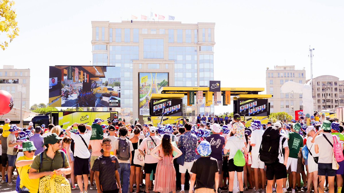 Sylv20CARRIERE's tweet image. Le Tour de France montre combien le sport rassemble. À Montpellier, j’ai encouragé les coureurs et échangé avec d’autres passionnés.
Le futur budget devra préserver ce lien populaire fédérateur : pérennisons les subventions aux clubs afin de garantir l’accès au sport à tou·tes.