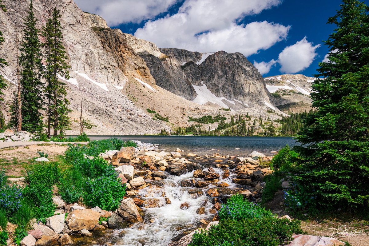 BigSkyCaptures's tweet image. Happy #RockinTuesday, friends! 🏔️☀️
Last Saturday, I explored the stunning Snowy Range in Wyoming’s Medicine Bow National Forest. This is Lake Marie Falls at 10,505 feet.