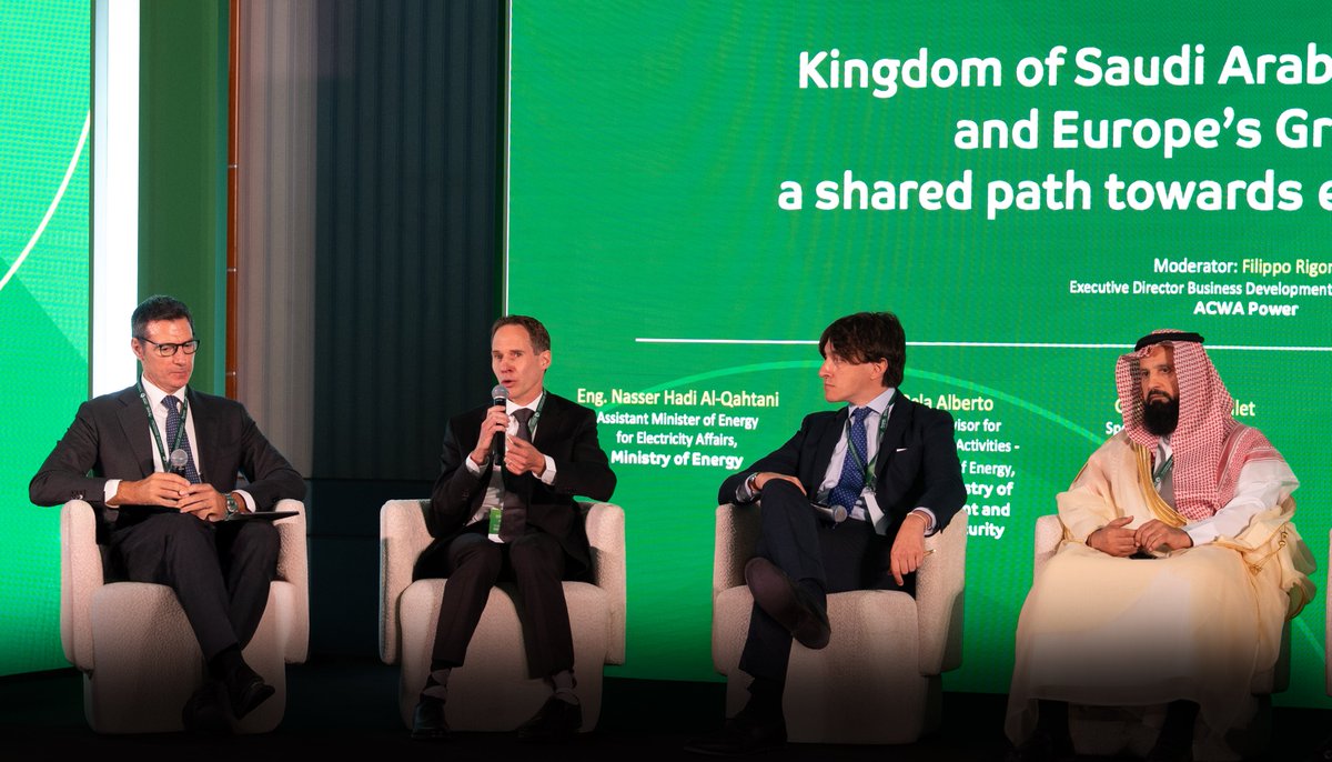 ACWA Power (@acwapower_en) on Twitter photo 🇸🇦🌍 At the Renewable Energy and Green Hydrogen Export Workshop in Riyadh, held under the supervision of the <a href="/MoEnergy_Saudi/">وزارة الطاقة</a> and led by #ACWAPower, government and industry leaders convened to shape the future of cross-border clean energy.
High level sessions discussed the 🇸🇦🌍 At the Renewable Energy and Green Hydrogen Export Workshop in Riyadh, held under the supervision of the <a href="/MoEnergy_Saudi/">وزارة الطاقة</a> and led by #ACWAPower, government and industry leaders convened to shape the future of cross-border clean energy.
High level sessions discussed the