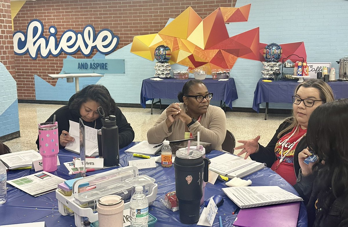whiteconstance1's tweet image. Team Caraway launching our ACE journey with FuelED Whole Educator Training. 🚀@FuelEdSchools @AldineISD @CarawayES_AISD @SADubberke @OOT_AldineISD 
#AccelerateLearning