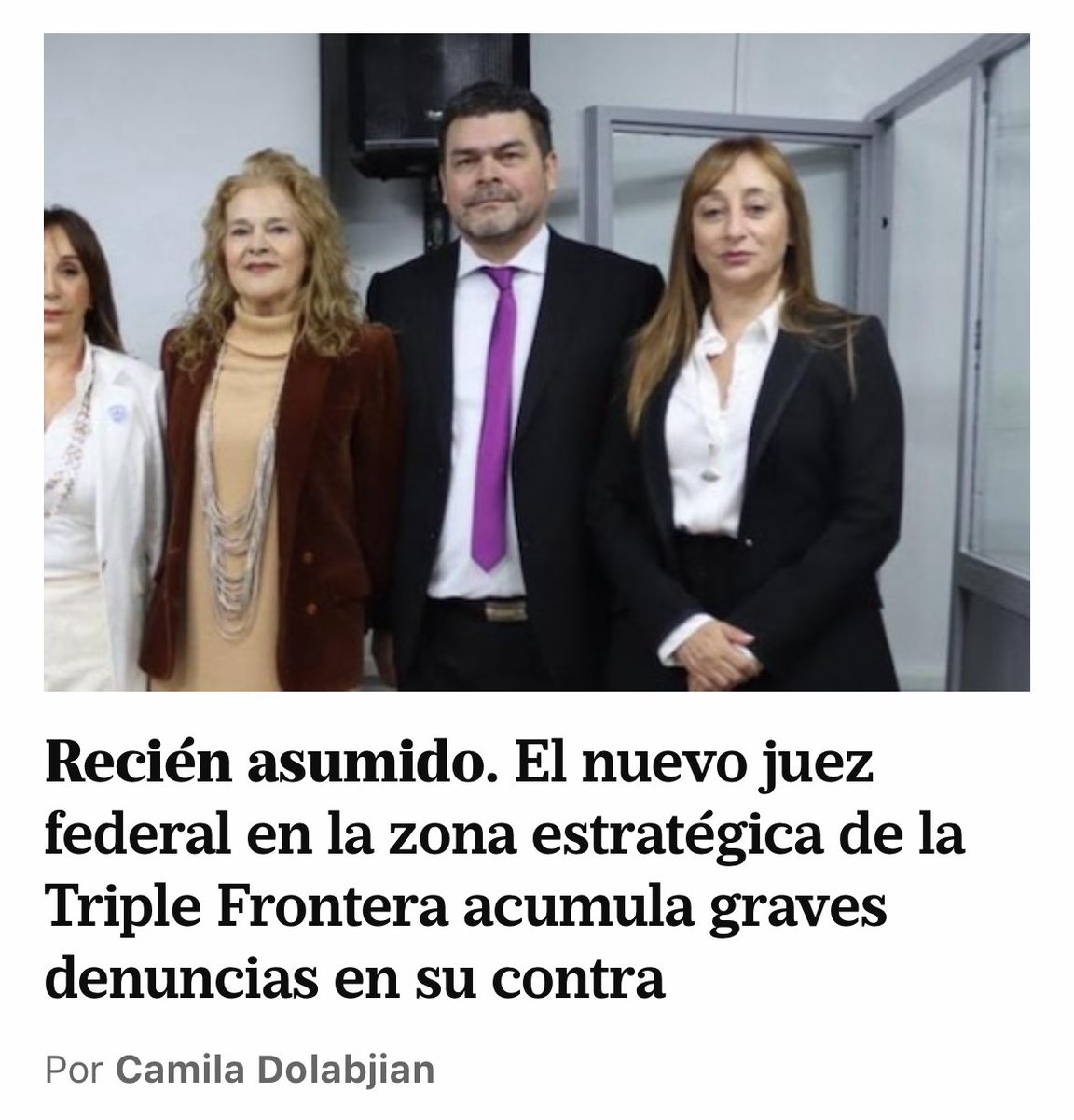 Tan Argentina que se tardó 14 años en poner en funcionamiento un juzgado federal en Iguazú (si, en la Triple Frontera NO EXISTÍA) y el juez que lo inaugura tiene denuncias por narcotráfico, encubrimiento y lavado de dinero. Lo designaron 1 semana antes de perder el poder en 2023.