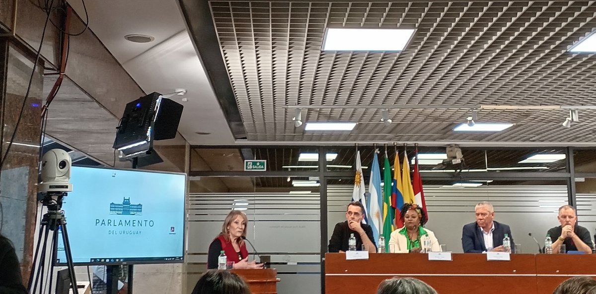 martin_rorra's tweet image. La Vicepresidenta, Carolina Cosse, presente en el 1er Encuentro Regional de Etnoeducación Afrocentrada.
Una importante instancia de intercambio sobre las experiencias y desafíos en los procesos educativos, vinculados a la identidad étnico racial.