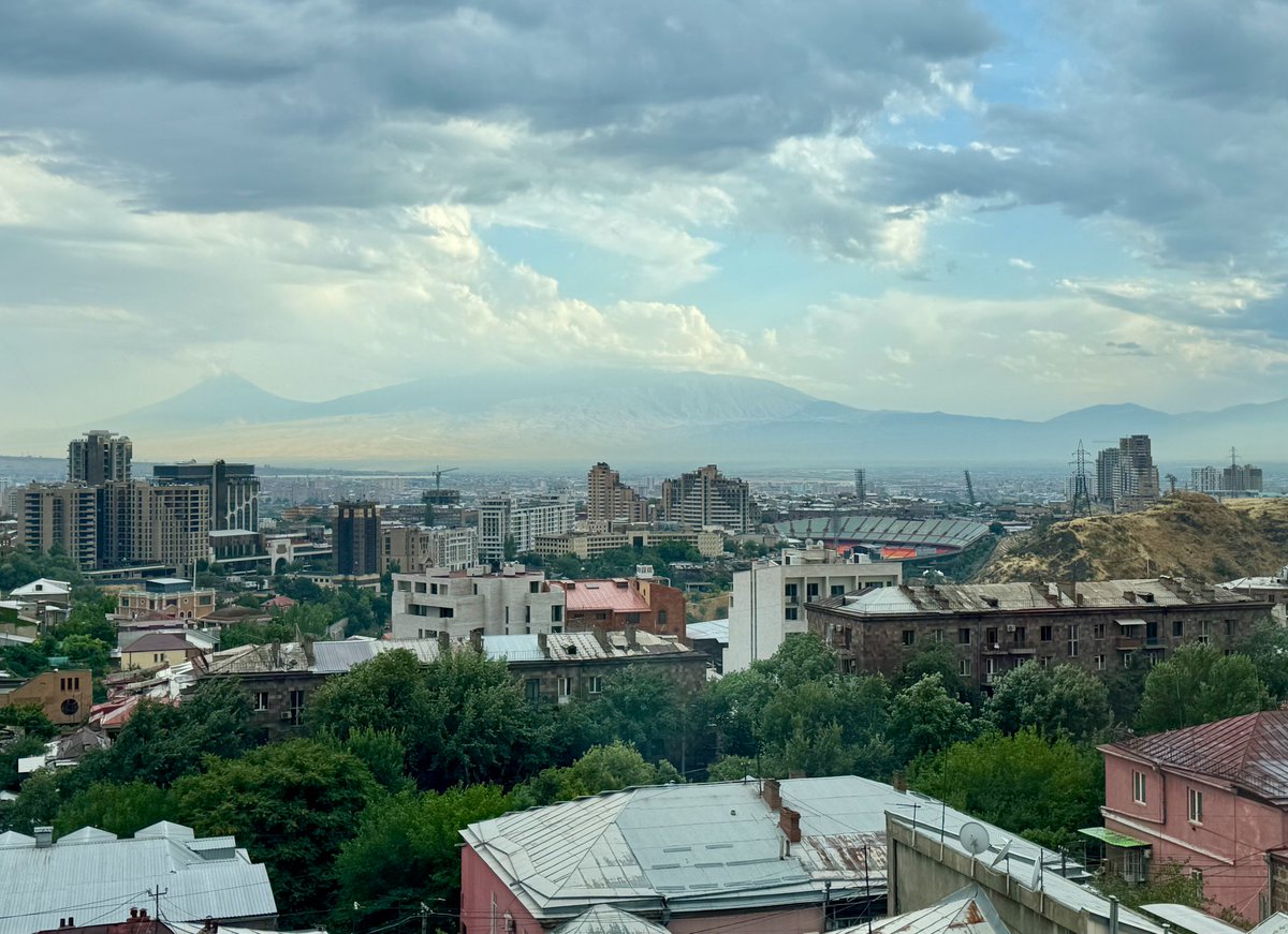 ArmEconA's tweet photo. This year's AEA conference brought together over 100 participants from across the world!

We had an incredible time learning about and discussing a wide range of topics in the latest economics research and economic policy!

Check out the updates here: https://t.co/BaVDVGFk6a https://t.co/jObSGtafxU