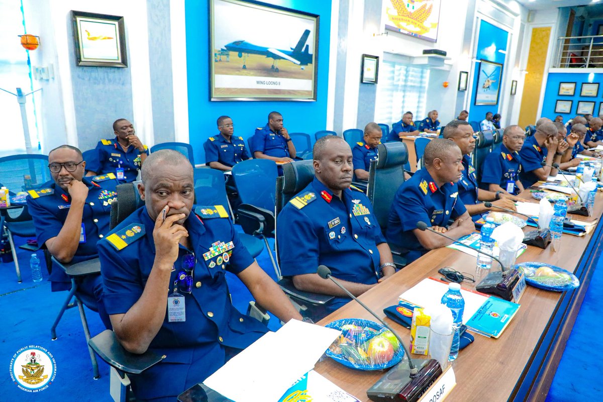 NigAirForce's tweet image. NAF strengthens aviation safety standards, achieves year-long incident-free record
The Nigerian Air Force (NAF) has reaffirmed its commitment to aviation safety, operational discipline, and professionalism, following a significant milestone—completing a full year without any…