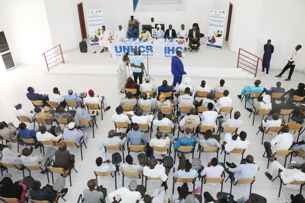 AhouansouPat's tweet image. Honored to witness 100 Sudanese refugee lawyers🧑🏾💼 in Abéché being trained on the judicial system, legal practice, and the Bar. Organized by UNHCR with the Chadian Bar Association supported by @MastercardFdn. This opens doors to inclusion and professional integration in Chad 🇹🇩 👏🏽