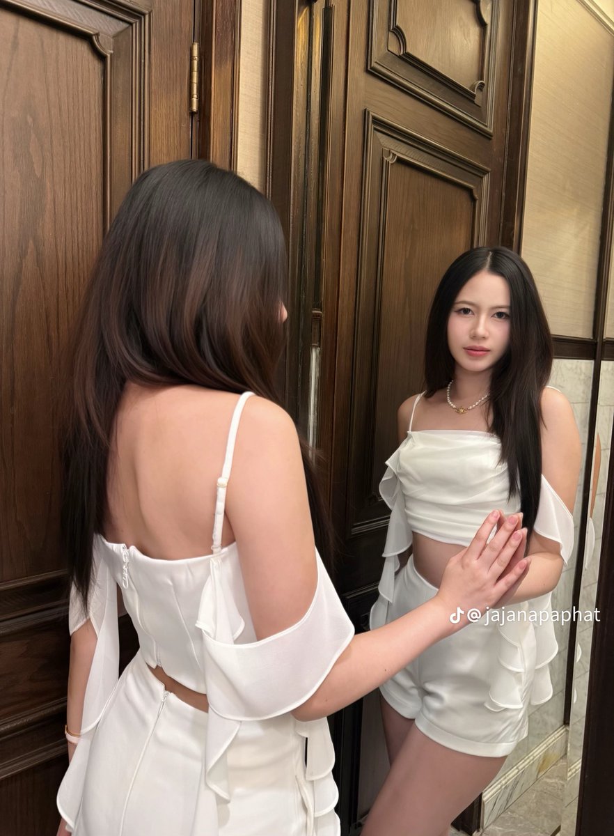 WisutX's tweet photo. สวยเกิร์ล 🫶🏻🤍✨😍💕💖
💓 https://t.co/Jbr6kXveub
#nobaddaysbkk
#multibrandstore #clothes
#JajaNapaphat
#BungeeJaa https://t.co/2NqlDiBSlF